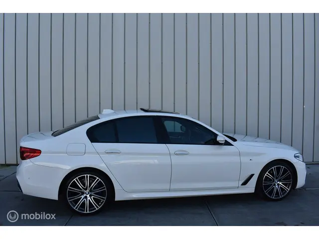 BMW 5 Serie 530i High Executive 2018 Benzine 4