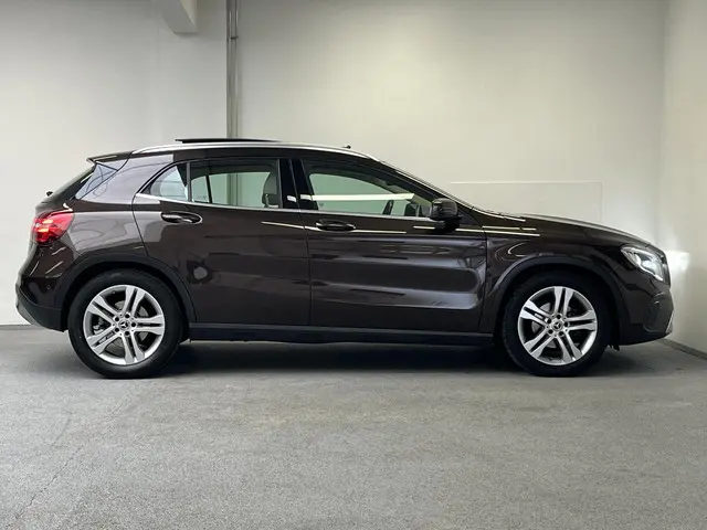 Mercedes-Benz GLA 180 Business Solution 2018 Benzine 11