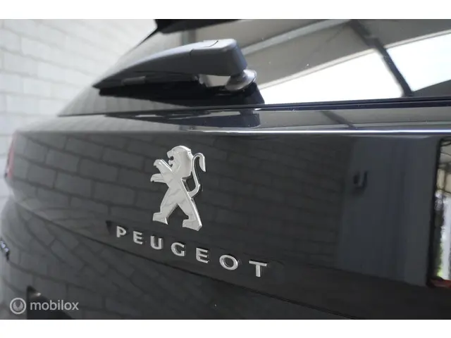 Peugeot 3008 1.2 PureTech Allure 2019 Benzine 7