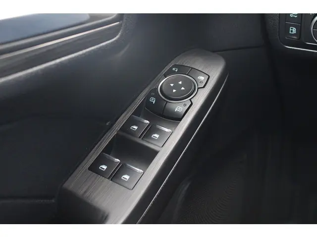 Ford Kuga 2.5 PHEV Active X 2024 Hybride Benzine 20