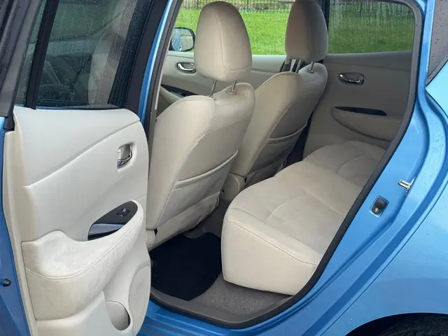 Nissan Leaf Base 24 kWh uit 2013 2013 Elektrisch 10