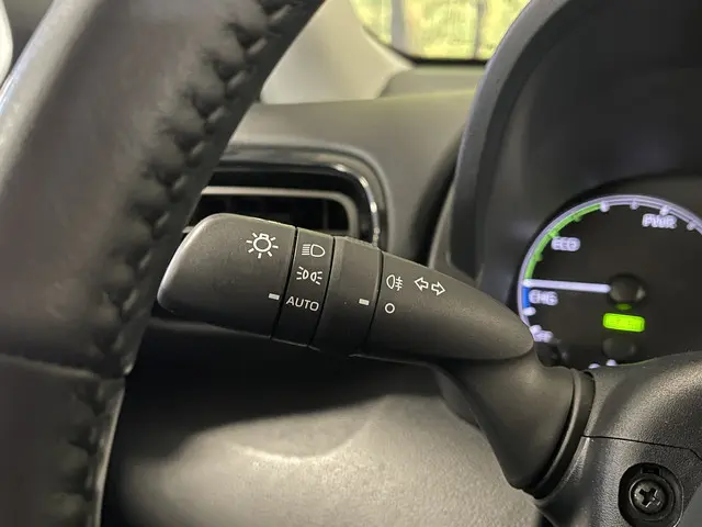 Toyota Yaris 1.5 Hybrid Active 2023 Hybride Benzine 23