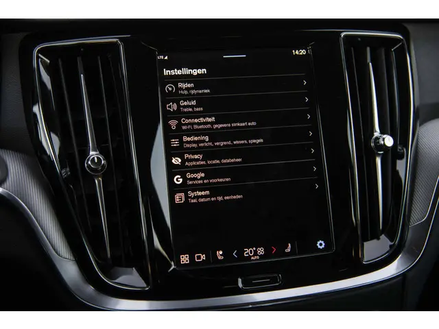 Volvo V60 2.0 B3 Essential Edition 2023 Benzine 20