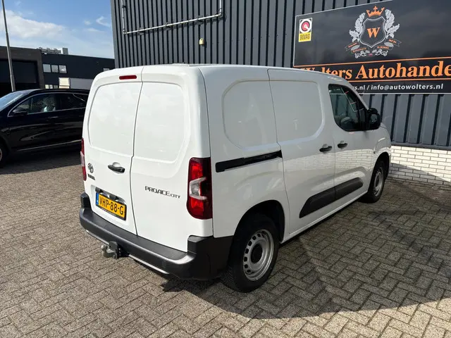 Toyota ProAce CITY 1.5 D-4D Cool Comfort 2020 Diesel 9