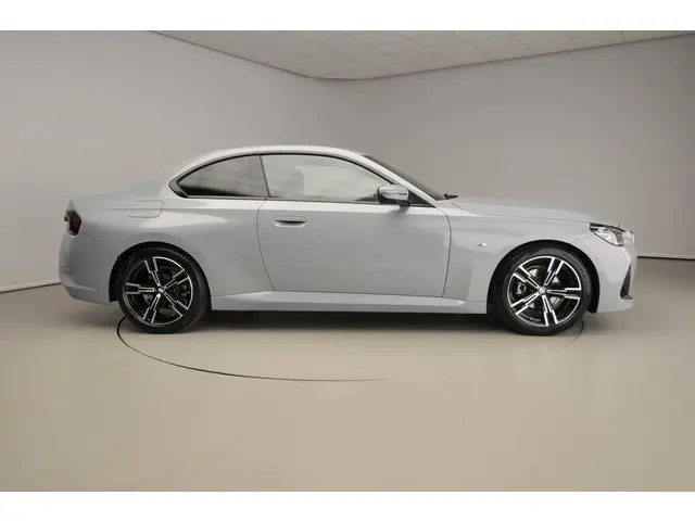 BMW 2 Serie Coupé 218i 2025 Benzine 3