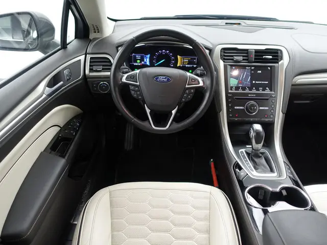 Ford Mondeo 2.0 IVCT HEV Vignale Aut- 2018 Hybride Benzine 6
