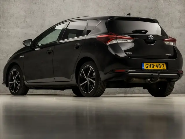 Toyota Auris 1.8 Hybrid Sport 2018 Hybride Benzine 3