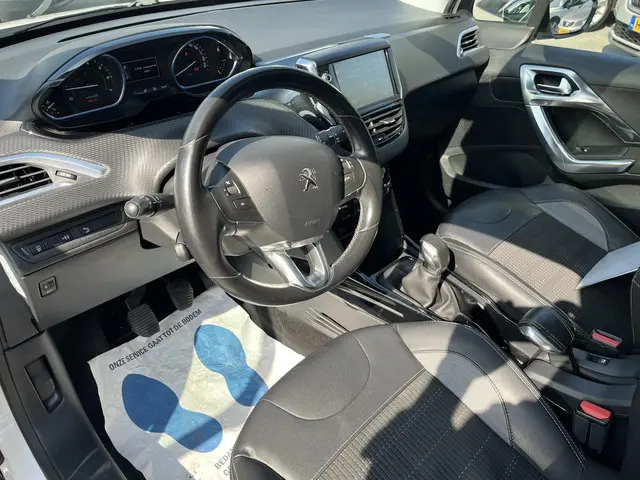 Peugeot 2008 1.6 VTi 120 pk Crossway 2015 Benzine 7
