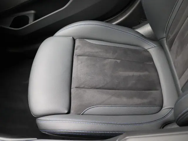 BMW 3 Serie Touring 320e 2023 Hybride Benzine 23