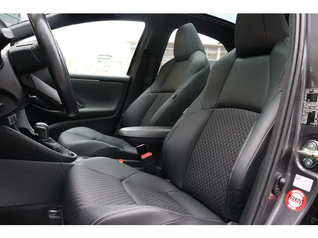 Toyota Yaris 1.5 Hybrid Executive 2021 Hybride Benzine 29