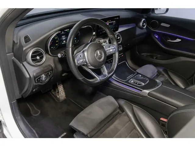 Mercedes-Benz GLC 300e 4MATIC 2021 Hybride Benzine 16