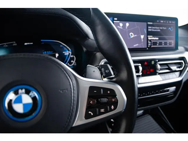 BMW X3 xDrive30e High Executive 2023 Hybride Benzine 52