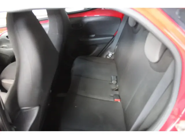 Toyota Aygo 1.0 VVT-i x-fun 2017 Benzine 9