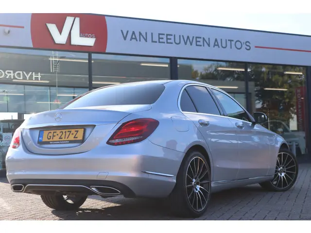 Mercedes-Benz C-Klasse 2