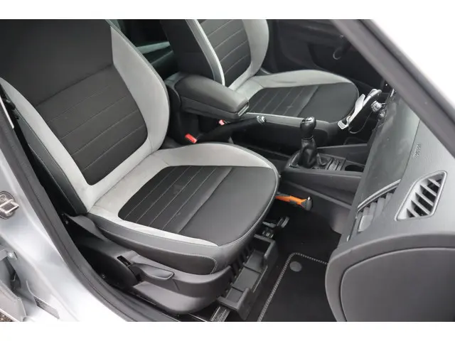 Škoda Fabia 1.2 TSI JOY|Trekhaak| 2017 Benzine 18