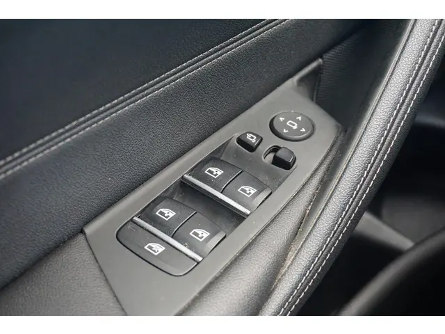BMW 5 Serie Sedan 530i 2022 Benzine 27
