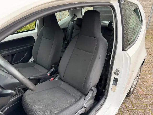 Volkswagen up! 1.0 move up! BlueMotion 2013 CNG 6