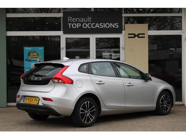 Volvo V40 2.0 T2 Momentum 2018 Benzine 2