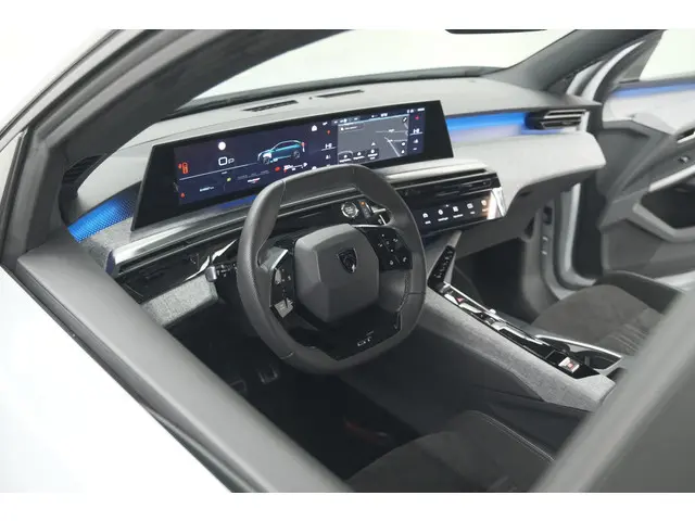 Peugeot 3008 1.2 Hybrid 136 GT 2024 Hybride Benzine 3