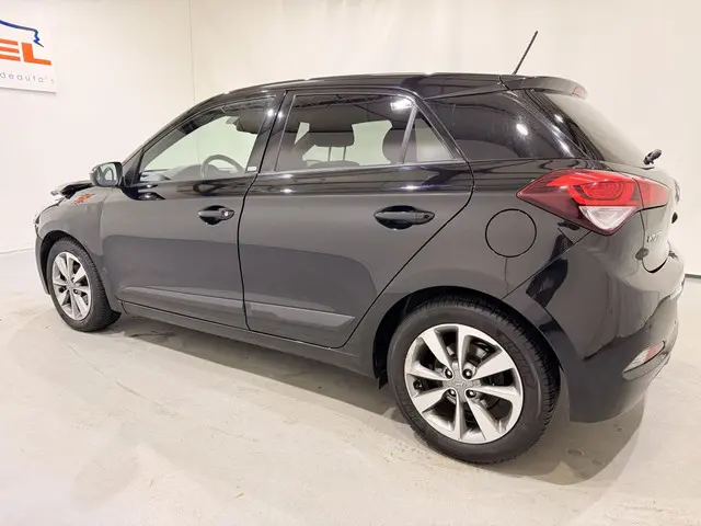 Hyundai i20 I-20 1.2 Premium Passion Navi 2018 Benzine 34