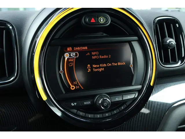 MINI Countryman Mini 1.5 Cooper Chili 2017 Benzine 24