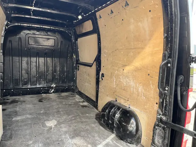 Renault Master T35 2.3 dCi 180 L2H2 Energy 2020 Diesel 12