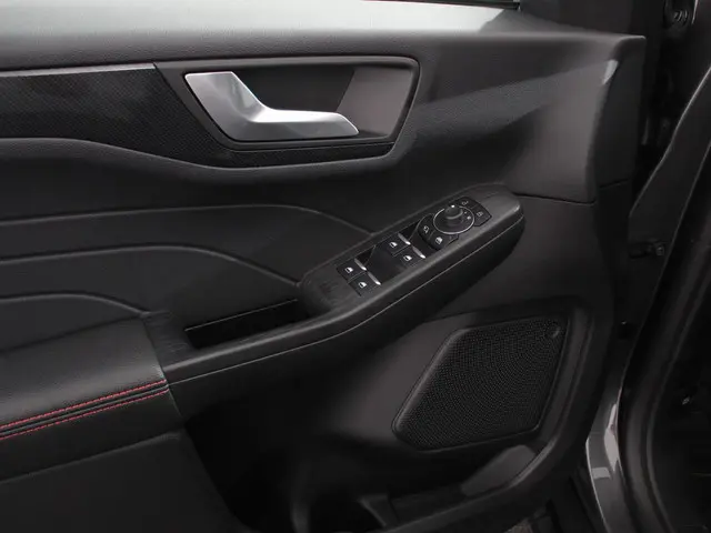 Ford Kuga 2.5 PHEV 225pk ST-Line X 2023 Hybride Benzine 12