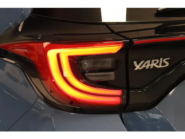 Toyota Yaris 1.5 Hybrid Executive 2021 Hybride Benzine 16