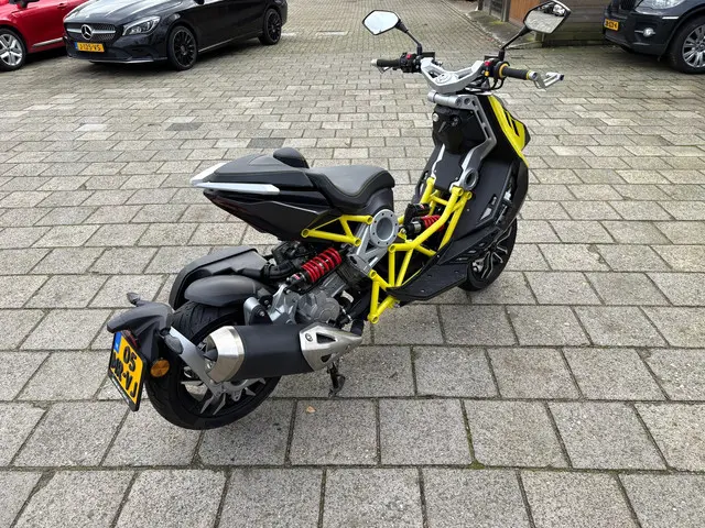 Italjet Dragster Scooter 200 2022 Benzine 3