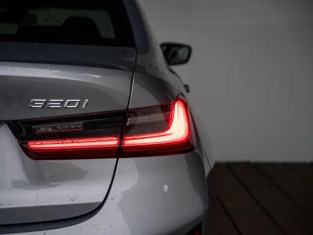 BMW 3 Serie 320i 2025 Benzine 40