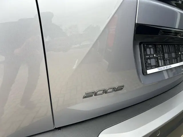 Peugeot 2008 1.2 Turbo 130 PK GT 2024 Benzine 32