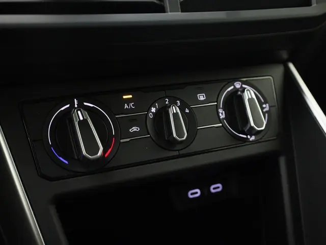 Volkswagen Polo 1.0TSI/95PK Life 2023 Benzine 22