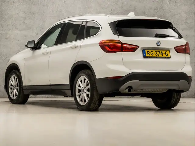 BMW X1 sDrive18i Sport 2017 Benzine 3