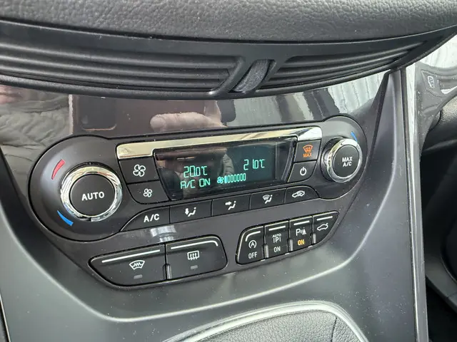 Ford Kuga 1.5 Titanium 2015 Benzine 16