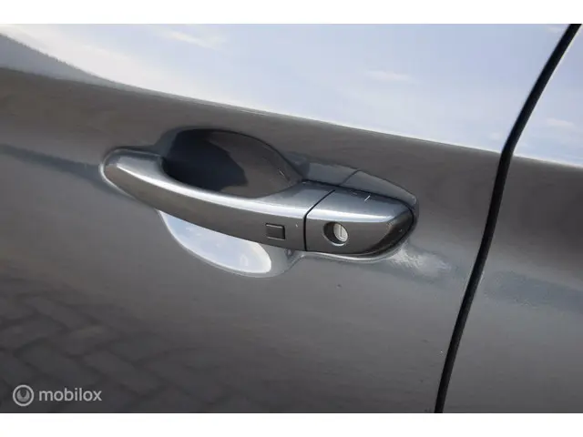 Hyundai Kona EV Premium 64 kWh + Trekhaak 2019 Elektrisch 20