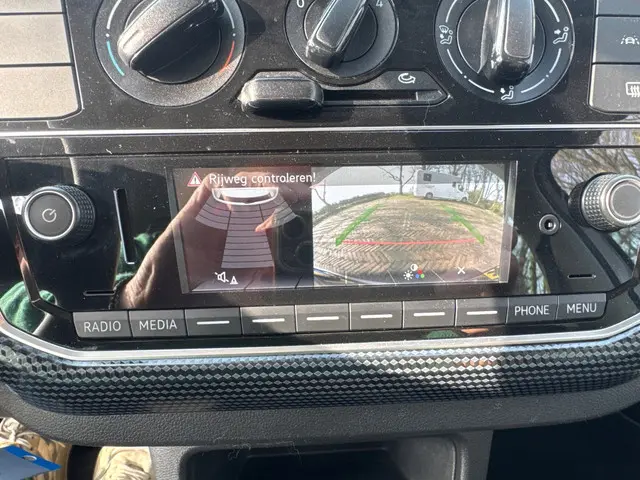 Volkswagen up! 1.0 camera/pdc/telefoon 2021 Benzine 13