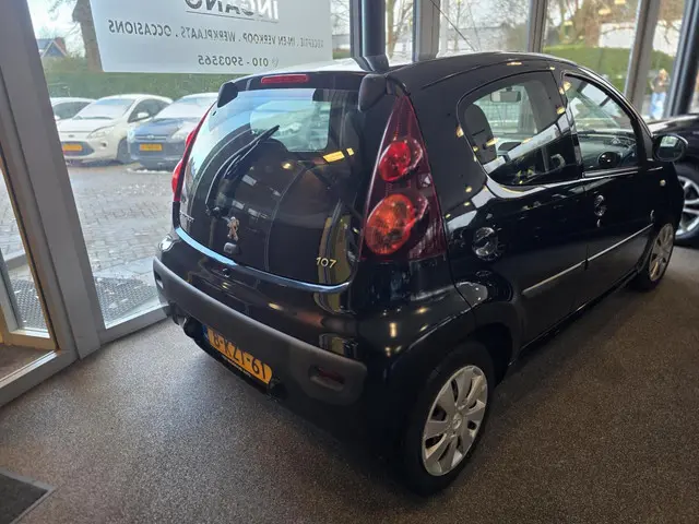 Peugeot 107 1.0 Envy 2013 Benzine 7