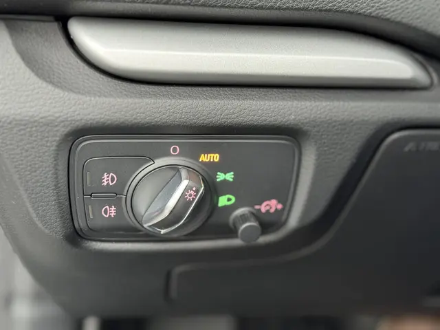 Audi A3 Cabriolet 1.4 TFSI CoD S Line 2015 Benzine 27