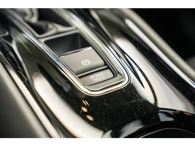 Honda HR-V 1.5i VTEC EXECUTIVE 2018 Benzine 25