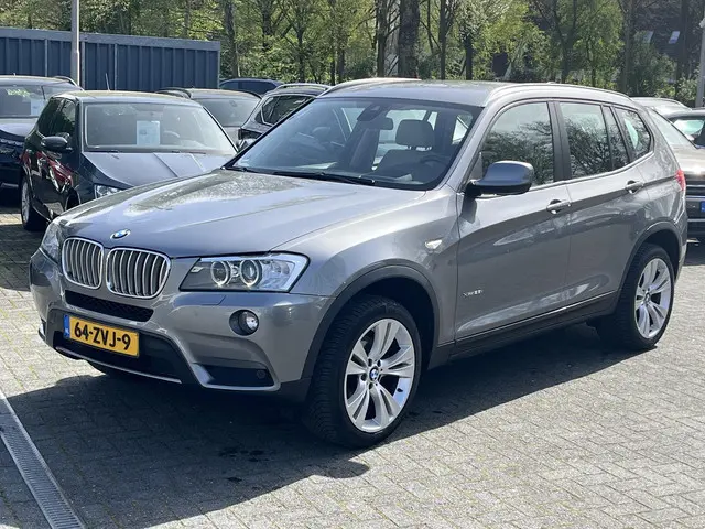 BMW X3 xDrive28i Upgrade Edition 2013 Benzine 8