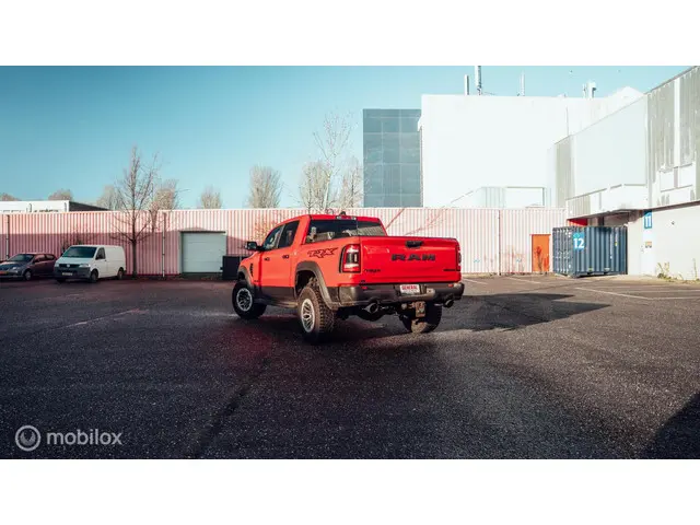 Dodge Ram 1500 4X4 6.2 V8 4x4 Crew Cab TRX 2021 Benzine 3