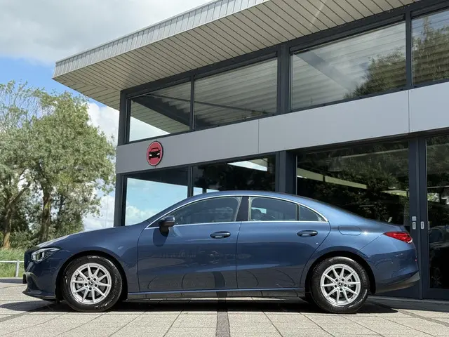 Mercedes-Benz CLA 180 Aut. Business Sol. 2021 Benzine 3