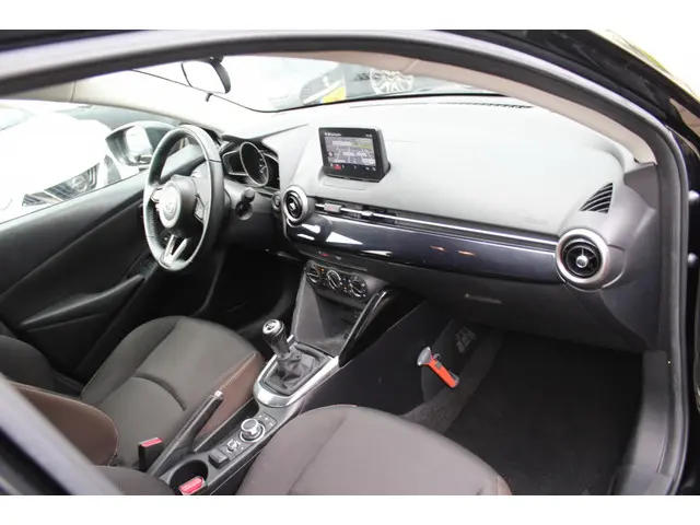 Mazda 2 1.5 Skyact-G Style Selected 2020 Benzine 13