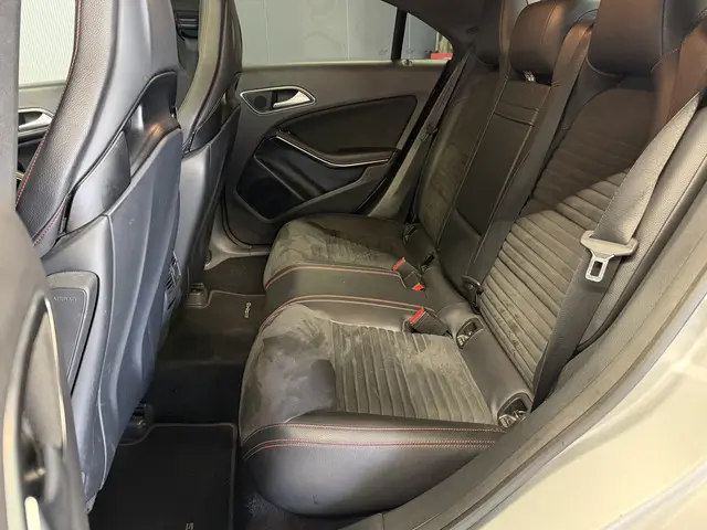 Mercedes-Benz CLA AMG 45 4MATIC Edition 1 2014 Benzine 15