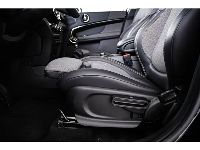 MINI Countryman Cooper SE ALL4 2022 Hybride Benzine 41