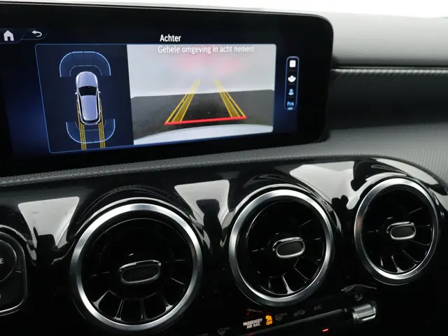 Mercedes-Benz A-Klasse 180 Business Line 2023 Benzine 13