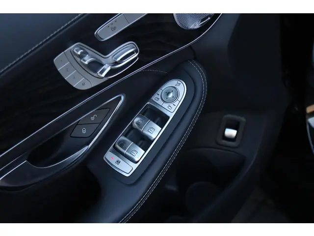 Mercedes-Benz C-Klasse Estate AMG 63 2018 Benzine 26