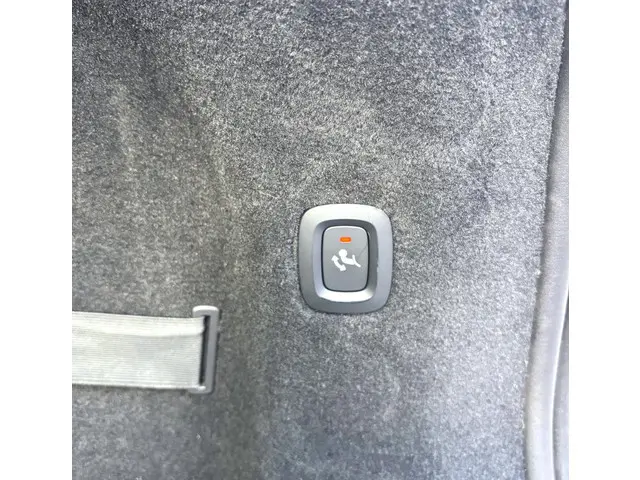 Volvo V90 2.0 T4 2019 YOUR CLASSIC CAR-SOLD. 2019 Benzine 23