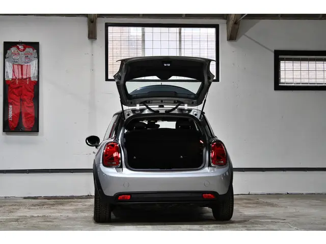 MINI Electric Mini Essential 33 kWh 2024 Elektrisch 10