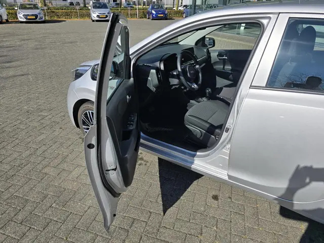 Kia Picanto 1.0 DPi DynamicLine AUT/1e eig 2022 Benzine 7